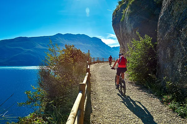 Radtour mit dem Mountainbike über die alte Ponale-Straße